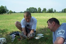 22.06.2006r.-obraczkowanie_pustu_ek_z_budki_nr2_04_