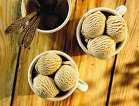 Lody z masą krówkową