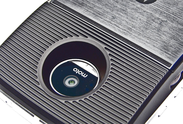 Lenovo Moto Z PLAY z modułem projektora insta-Share