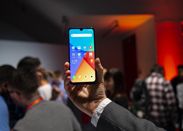 Play obniżył ceny 11 smartfonów bez umowy