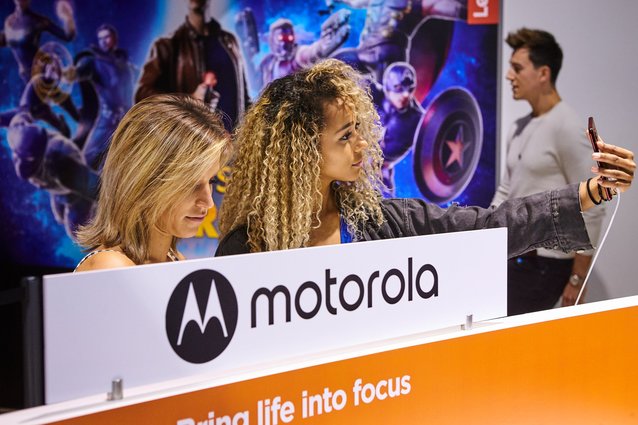 one zoom i e6 plus - dwie smartfonowe nowości Motoroli