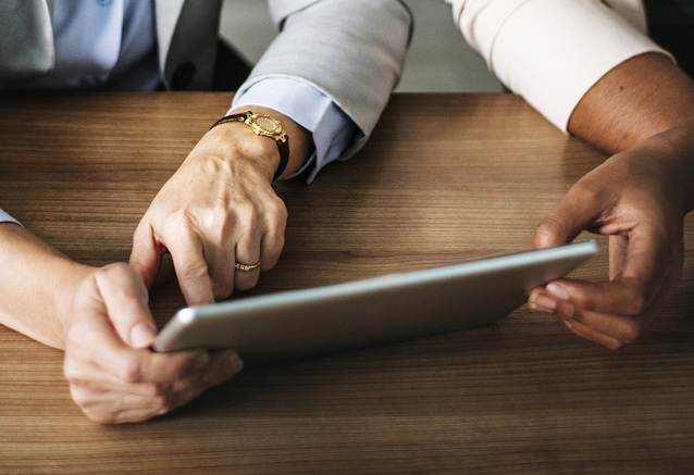 Orange zaoszczędził ponad 2,2 mln kartek papieru - od teraz wszystkie umowy na tablecie