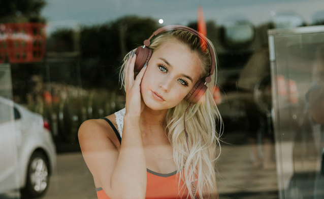 iPhony 11 z kodekiem EVS w Orange