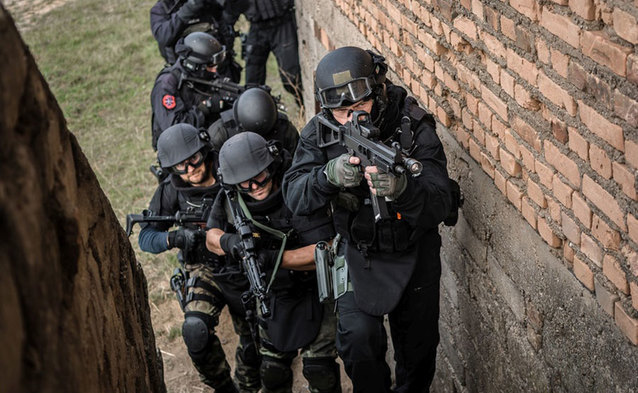 KAS i CBŚP rozbiły grupę przestępczą wyłudzającą VAT - zabezpieczono 60 mln zł 