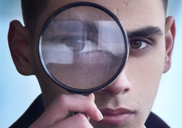 PLAY miał dziwny wzrost aktywnej bazy postpaid - operator bada tę sprawę