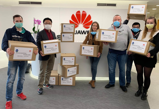 Huawei Polska - 20 tysięcy masek ochronnych dla szpitala MSWiA