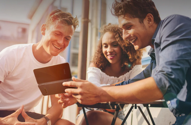 LG V60 ThinQ 5G - rozpakowanie pudełka (wideo)