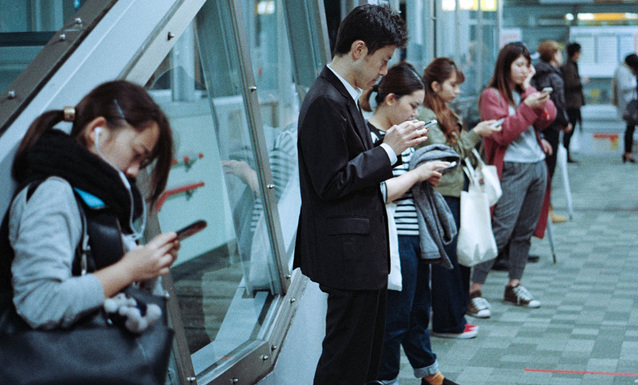 Media Expert - folia Clear Flex gratis przy zakupie wybranego smartfona