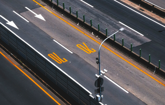 Play prezentuje nowe oferty, a w nich aż 70 GB od 35 zł za osobę