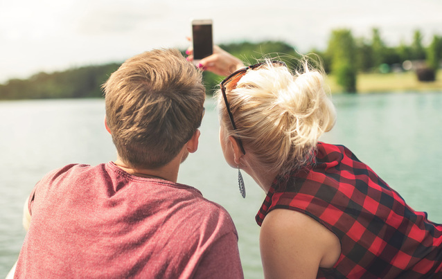 Wakacyjne superduety w Orange – zestawy Samsung i Xiaomi w niższych cenach