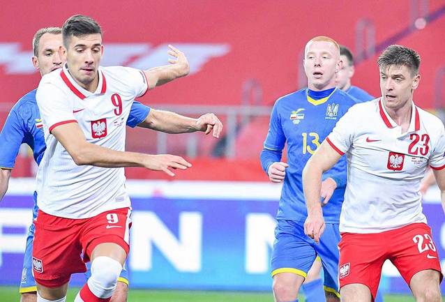 Szaliki piłkarskiej reprezentacji Polski dla klientów T-Mobile na kartę