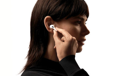 iPhone 12 mini ze słuchawkami AirPods Pro w Play (ceny)