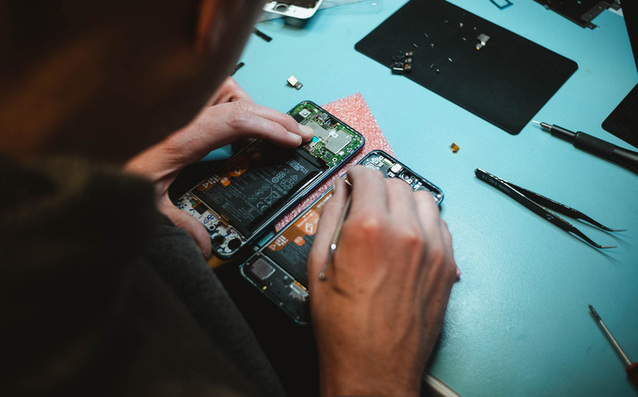 Do 50% zniżki na wymianę uszkodzonego ekranu lub płyty głównej w serwisie Huawei