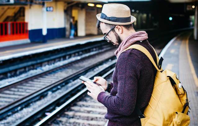 Komisja proponuje nowe rozporządzenie, aby podróżni w UE mogli nadal korzystać z bezpłatnego roamingu