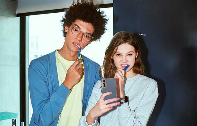 Samsung pyta internautów: LOL czy ASAP?