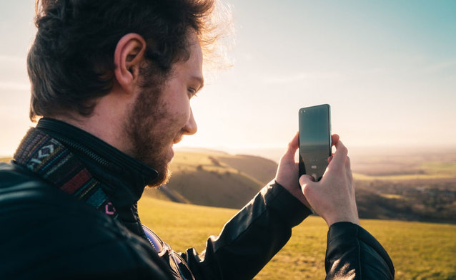 Majówka z rabatami na smartfony, tablety i zegarki w x-kom