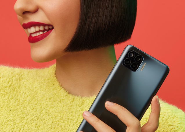 PLAY sprzedaje telefony bez VAT