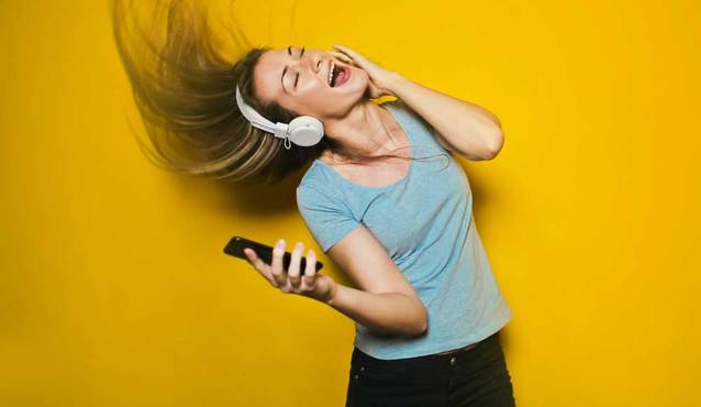 Rząd chce podwyższyć opłatę reprograficzną, szacuje przychody z tego tytułu na 318-398 mln zł rocznie