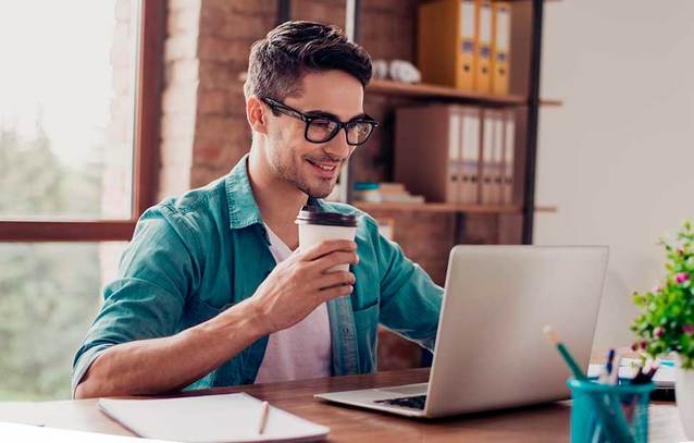 UPC znowu twierdzi, że oferuje "wielokrotnie nagradzany internet światłowodowy"