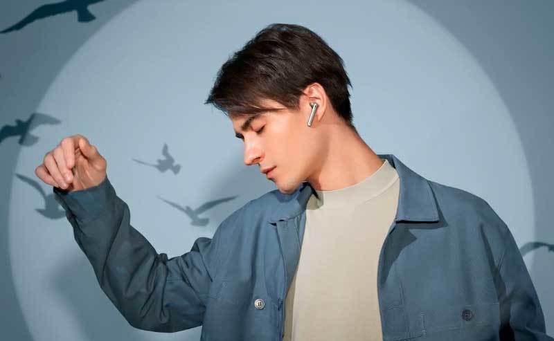 Przedsprzedaż słuchawek Huawei FreeBuds 4 teraz w zestawie z opaską Huawei Band 6
