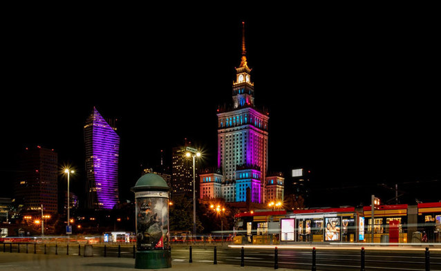 Jak wygląda stan wdrożenia 5G w Warszawie? – raport StationaryTest RFBENCHMARK