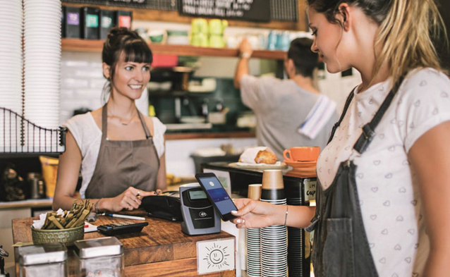 Visa Mobile – nowy sposób płatności kartą. Nest Bank wprowadzi ją jako pierwszy bank na świecie