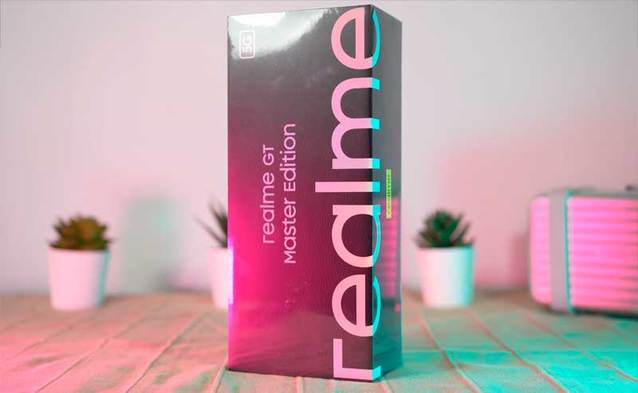 realme GT Master Edition w naszych rękach - wideo