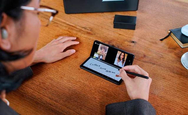 Kup Galaxy Z Fold3 5G albo Galaxy Flip3 5G i zyskaj roczne ubezpieczenie Samsung Care+