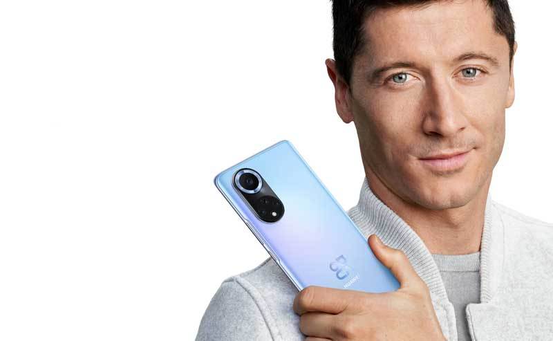 Robert Lewandowski w kampanii promującej najnowszy smartfon Huawei nova 9