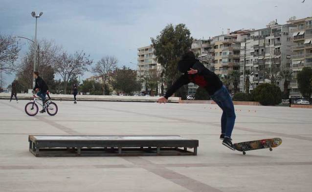 Polska i Warszawa - niemal najwolniejsze 5G na świecie