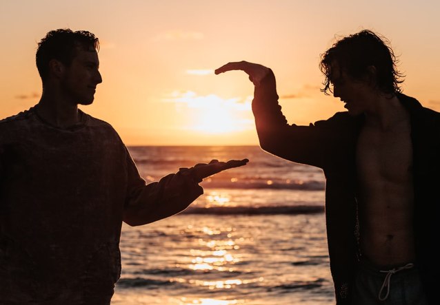 Konfederacja negowała pandemię na Facebooku - Cieszyński walczy o odblokowanie jej profilu