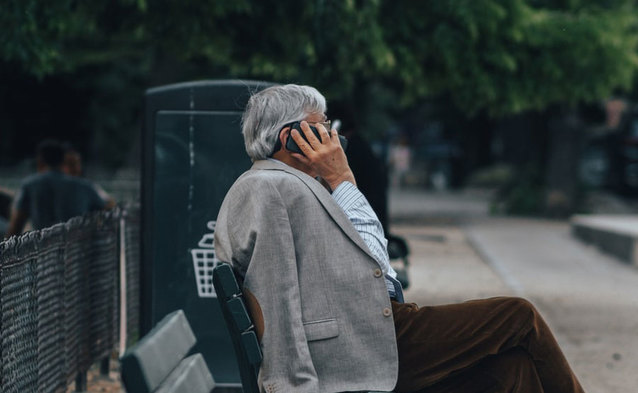 Smartfony w promocji x-kom dla seniorów