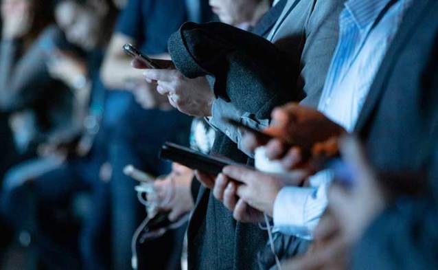 Strategy Analytics: Apple iPhone Tops Global Smartphone Market in Q4 2021