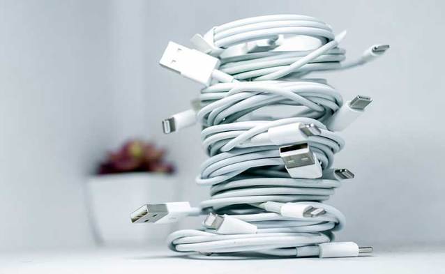 Kontrola zasilaczy i ładowarek - ich jakość jest tragiczna