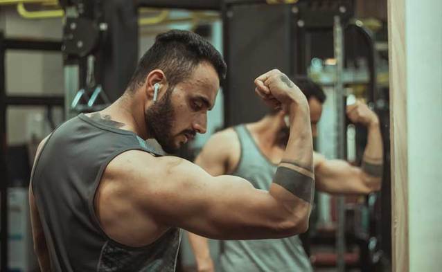 Apple rządzi rynkiem słuchawek bezprzewodowych, ale jego udziały w rynku spadają