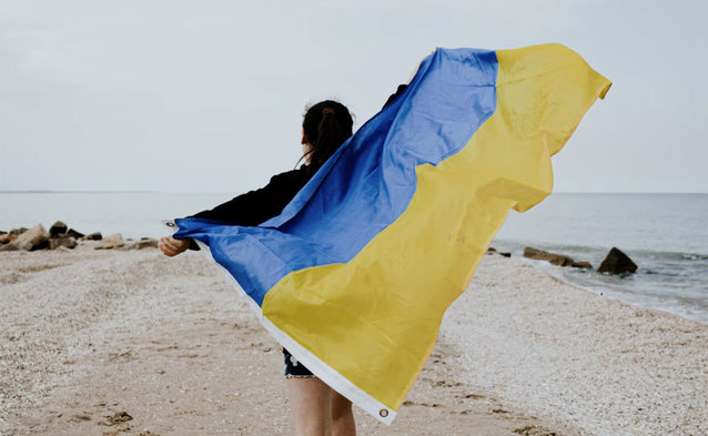 1200 GB przez rok za darmo w T-Mobile na kartę z nową odsłoną oferty Bez limitów dla klientów z Ukrainy