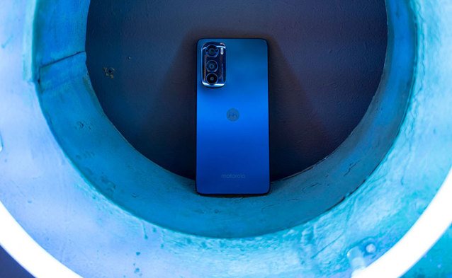 Motorola Edge 30 w naszych rękach - wideo