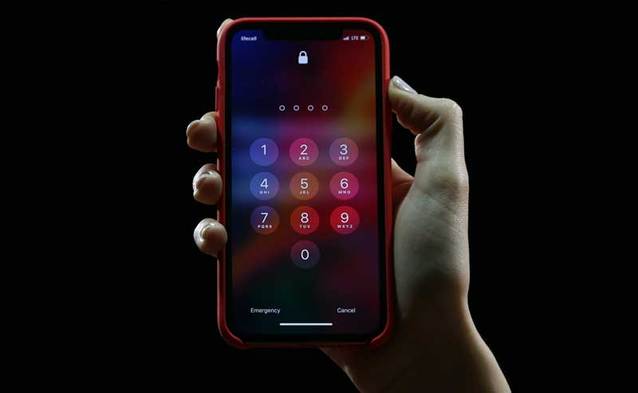 BIK: jedna czwarta Polaków nie zabezpiecza hasłem swoich smartfonów