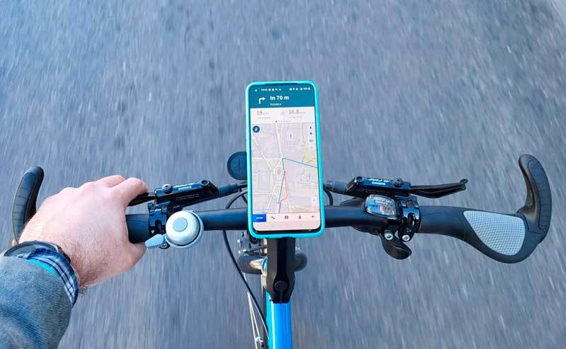 Nawigacja rowerowa - lepszy smartfon czy komputer rowerowy?