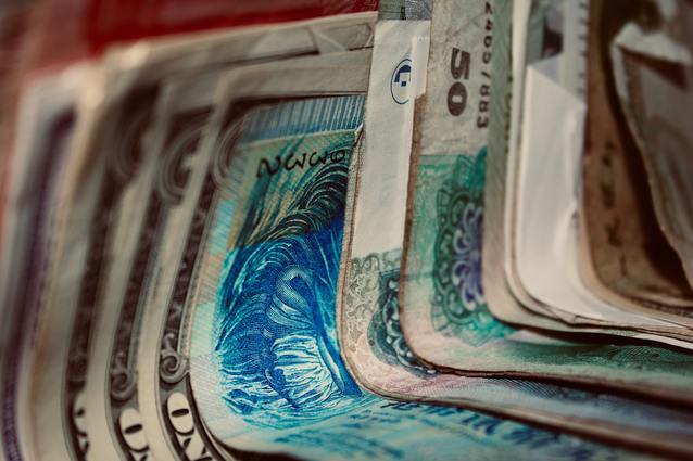 Usługa dodatkowa bez zgody konsumentów - kolejne postępowanie Prezesa UOKiK względem telekomu