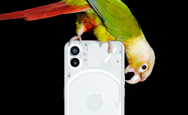 iPhone z diodami LED i Androidem - taki jest smartfon Nothing Phone