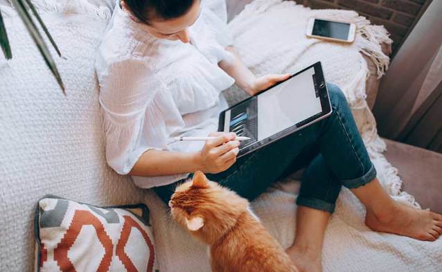 Chromebook and tablet shipments fall for fourth quarter in a row in Q2 2022 