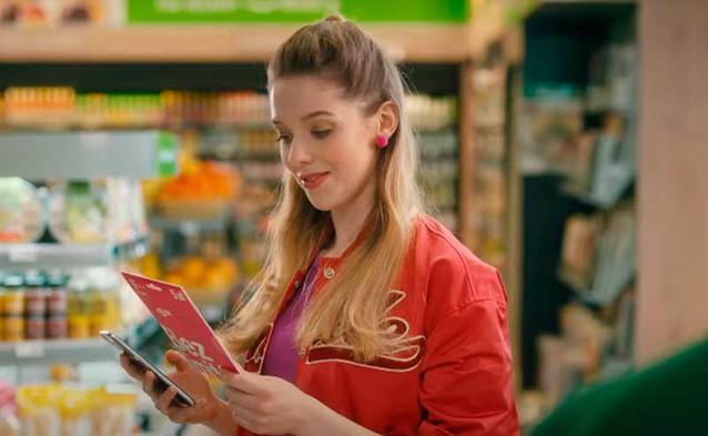 Kup starter T-Mobile na kartę w sklepie Żabka, a solidną porcję 1200 GB oraz hot-doga otrzymasz w prezencie