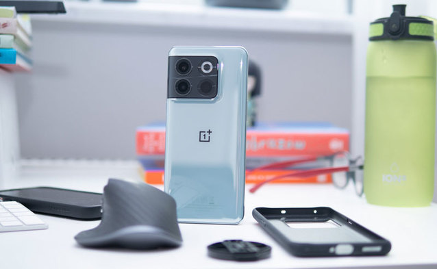 OnePlus 10T 5G – czy warto go kupić, czy lepiej dołożyć do 10 Pro