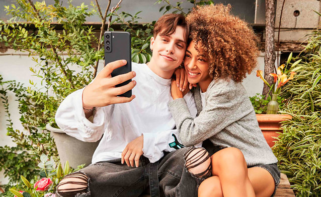 Abonament z nielimitowanym internetem w smartfonie za 0 zł przez 6 miesięcy dla przenoszących numer