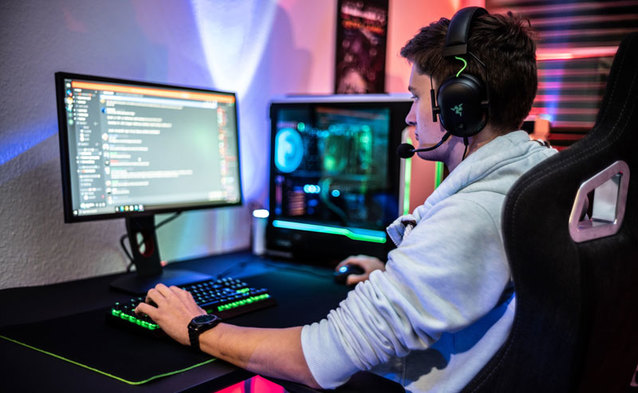 15,9 proc. gospodarstw domowych w Polsce korzysta z komputerów stacjonarnych