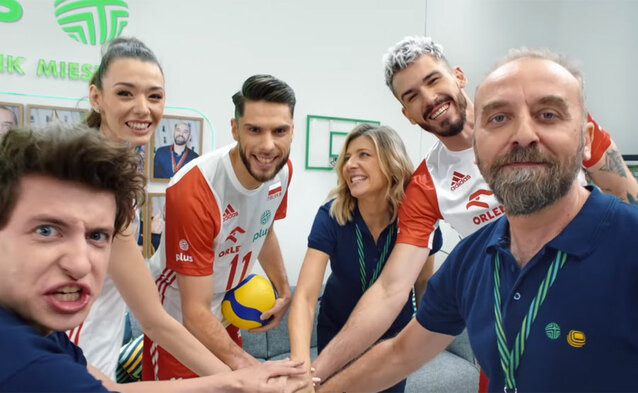 Siatkarze w nowej reklamie Plusa
