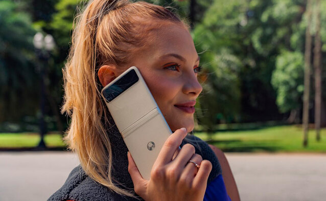 Rozkładana motorola tańsza o 300 zł