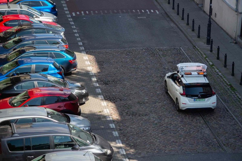 E-kontrola parkowania w Warszawie - jeden samochód wystawił 193 762 mandatów