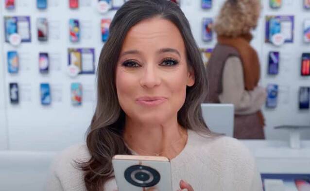 Jakubik i Mucha w świątecznych spotach PLAY